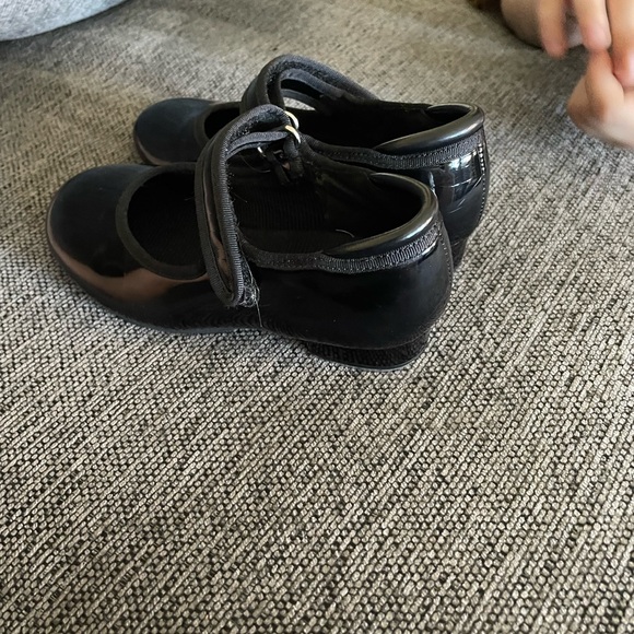 Girls tap shoes - Picture 2 of 4